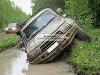 Бампер силовой передний Вездеходофф для Toyota Hilux Surf 185 с фарами