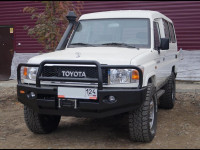 Бампер передний силовой Вездеходофф для Toyota Land Cruiser 78 2007+ с кенгурином и фарами