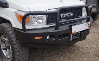 Бампер передний силовой Вездеходофф для Toyota Land Cruiser 78 2007+ с кенгурином и фарами